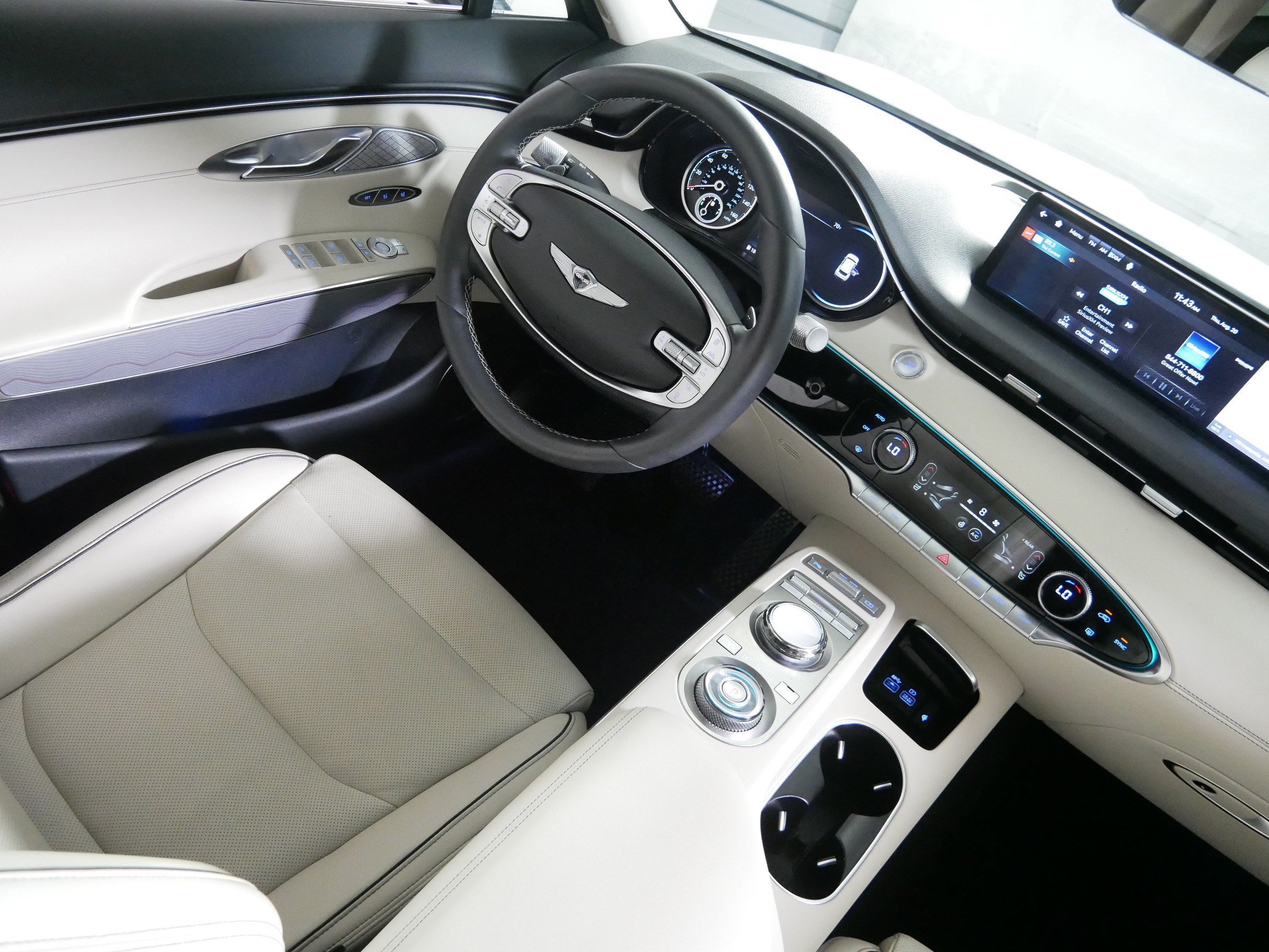 Certified Used 2025 Alta White Genesis 2.5T image 9