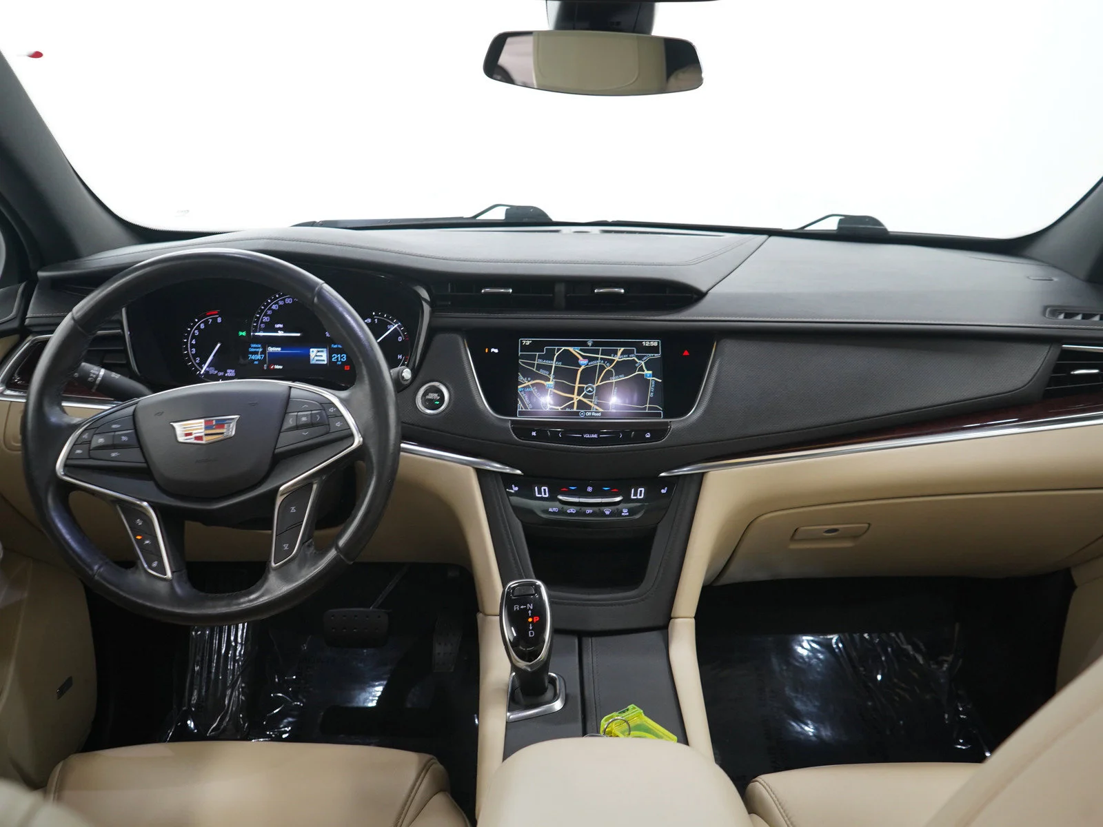 Used 2019 CRYSTAL WHITE TRICOAT Cadillac Luxury AWD image 16