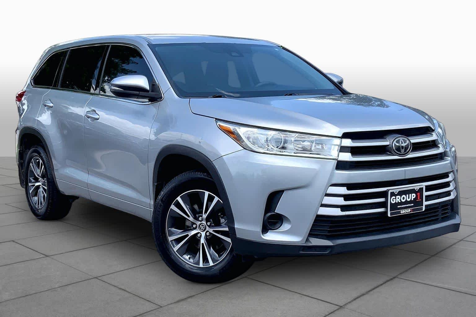 Used 2017 Celestial Silver Metallic Toyota LE image 3