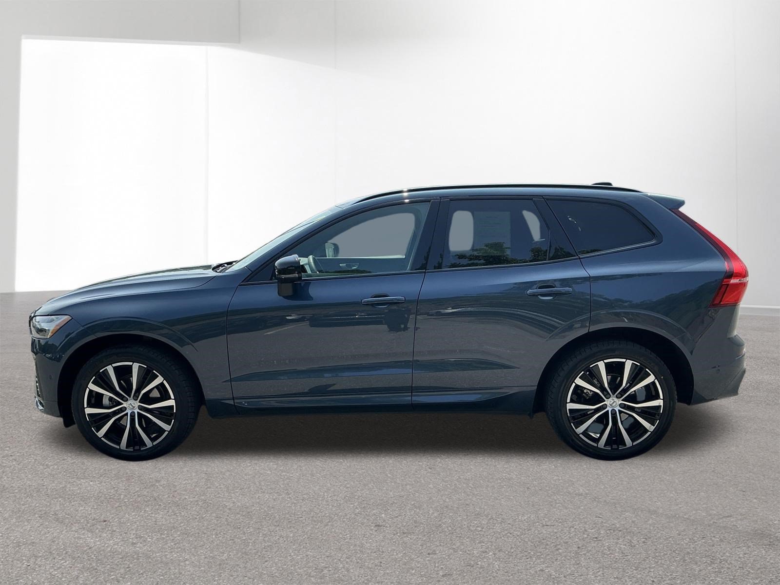 Used 2023 Denim Blue Metallic Volvo Plus Dark Theme image 6