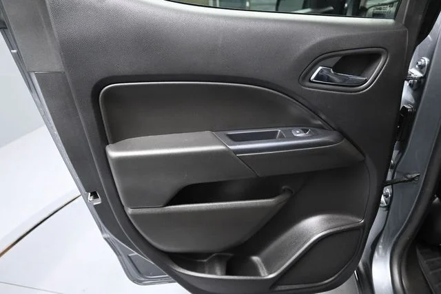 Used 2021 Gray Chevrolet LT image 9