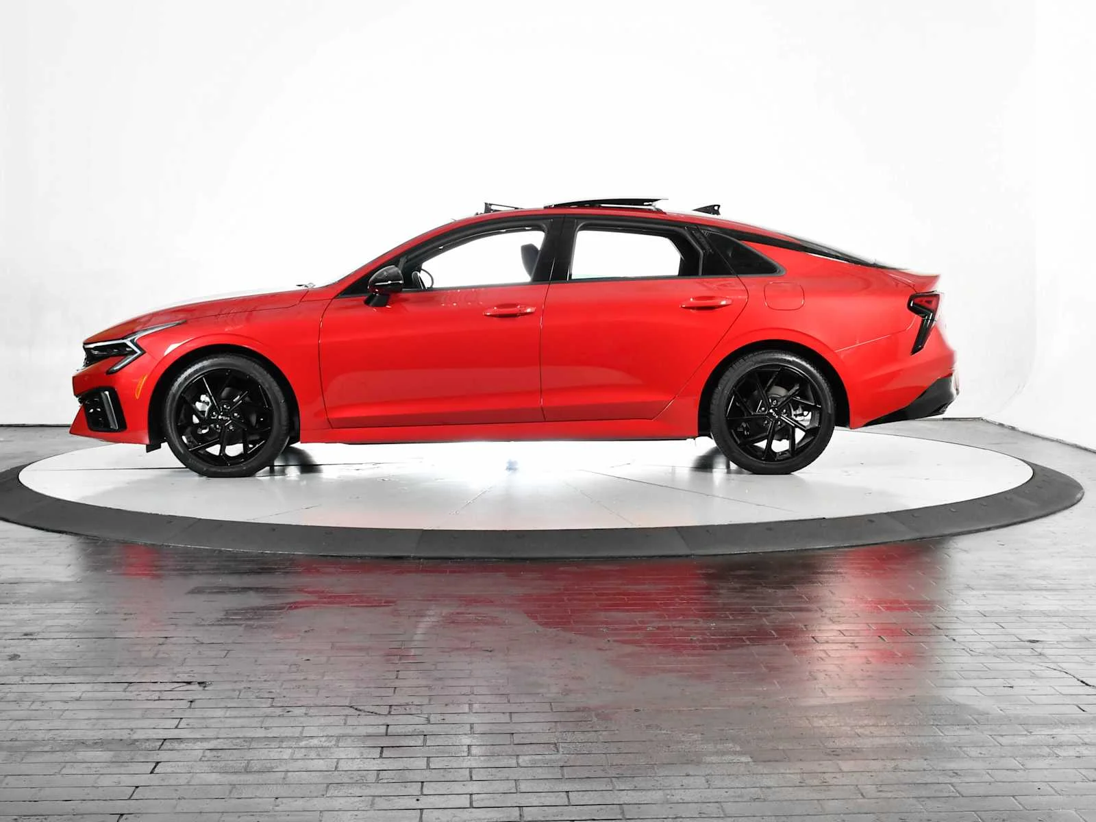 Used 2026 Runway Red Kia GT-Line image 2