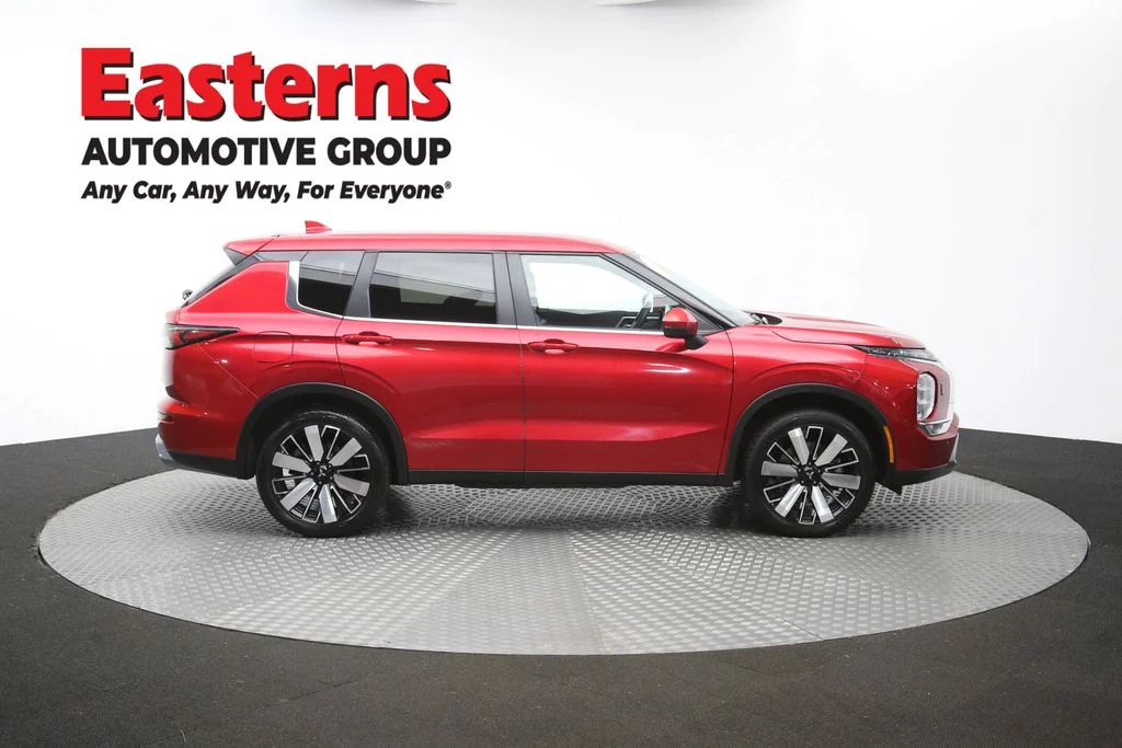 Used 2025 Red Mitsubishi SE image 46