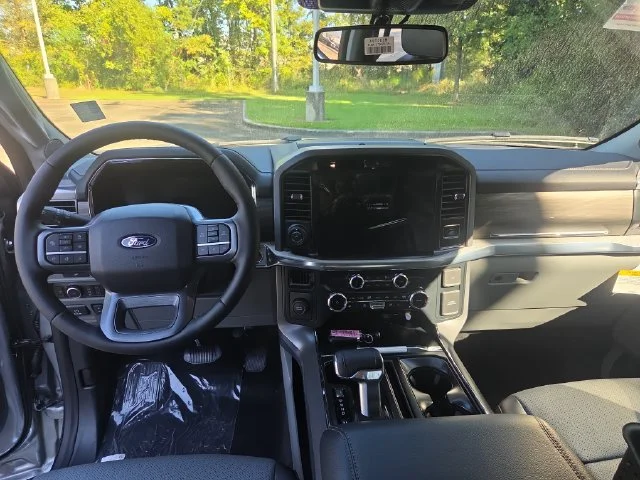 New 2026 Iconic Silver Metallic Ford Lariat® image 13