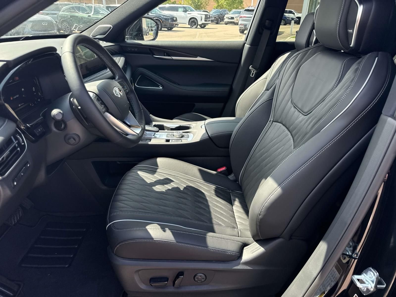 New 2027 MINERAL BLACK INFINITI Autograph AWD image 12