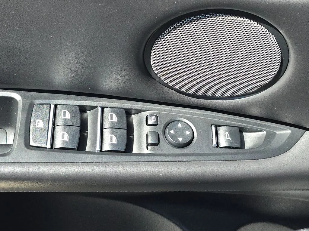 Used 2017 Black BMW Base image 22