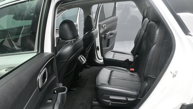 Used 2021 White Kia EX image 23