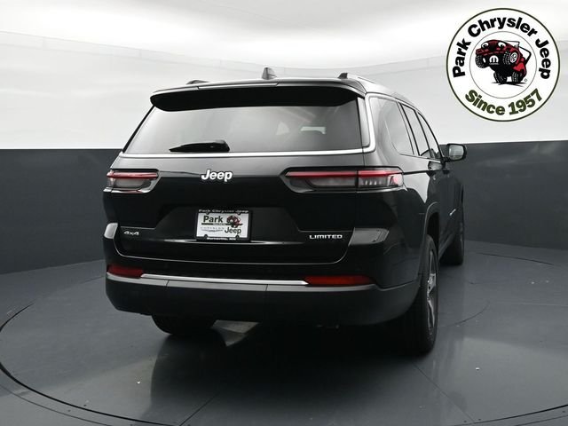 New 2026 Diamond Black Crystal Pearl-Coat Exterior Paint Jeep Limited image 5