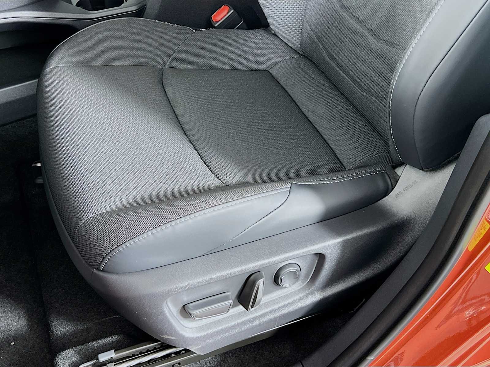 2026 Toyota C-HR — photo 18