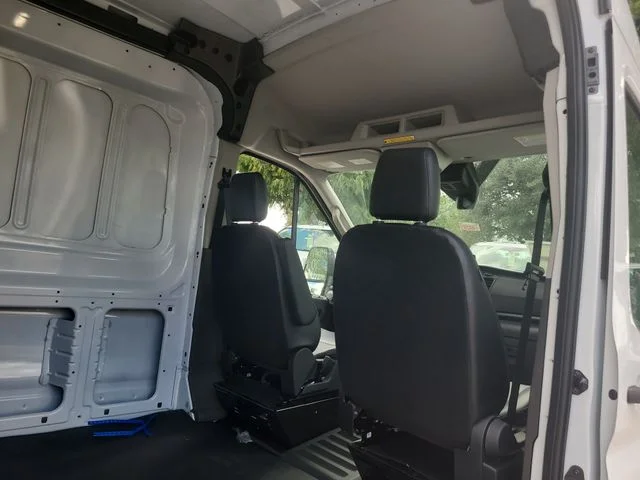 New 2026 Oxford White Ford Base image 15
