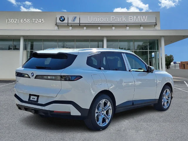 New 2027 Alpine White BMW  image 4