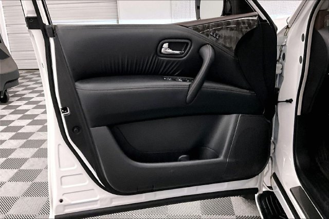 Used 2021 Aspen White Tricoat Nissan Platinum image 22