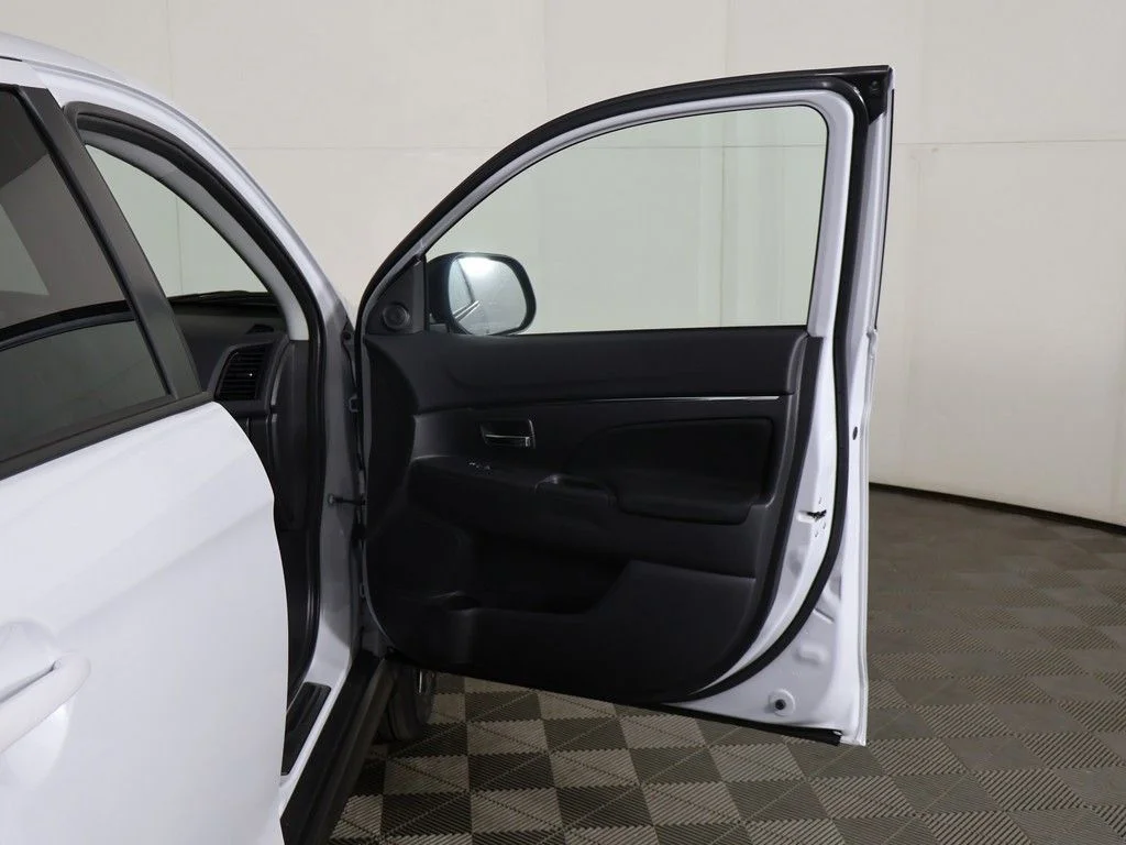 New 2026 White Mitsubishi 2.0 LE image 17