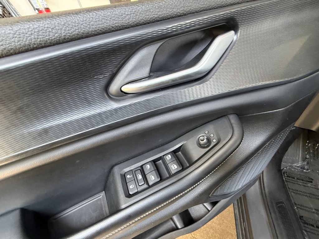 Used 2024 Gray Jeep Laredo image 11