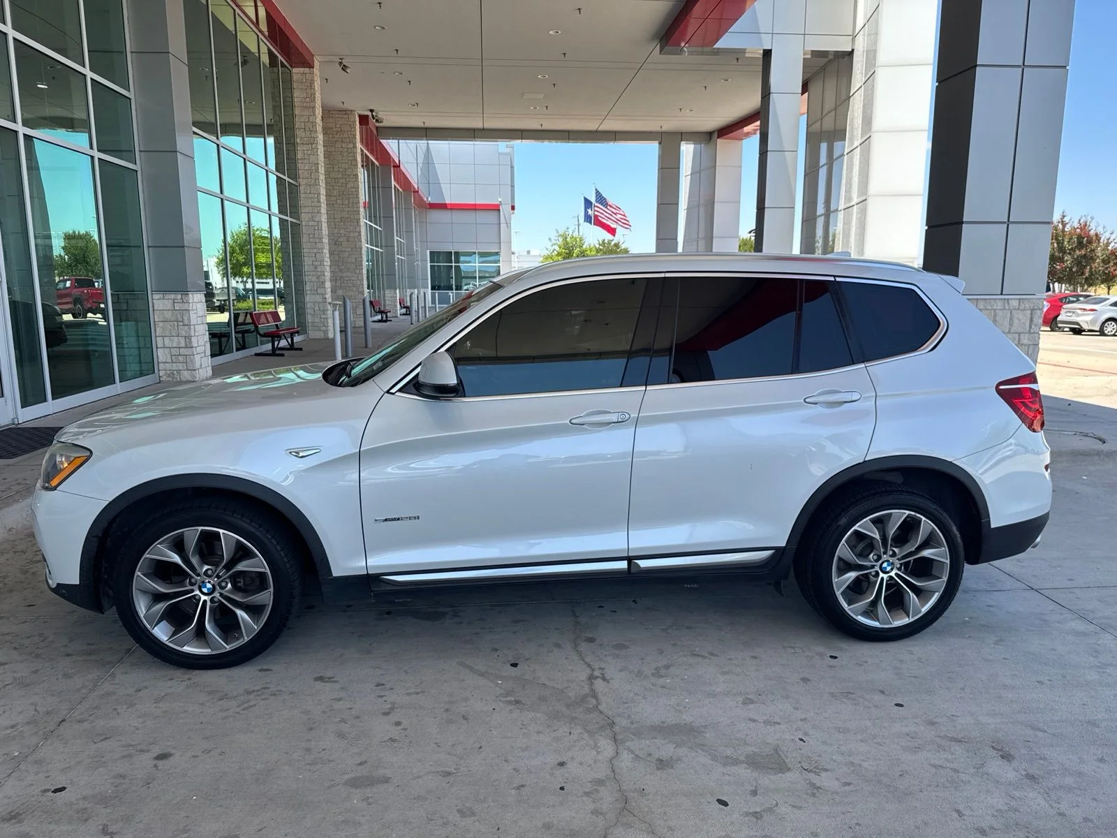 Used 2016 White BMW sDrive28i image 29