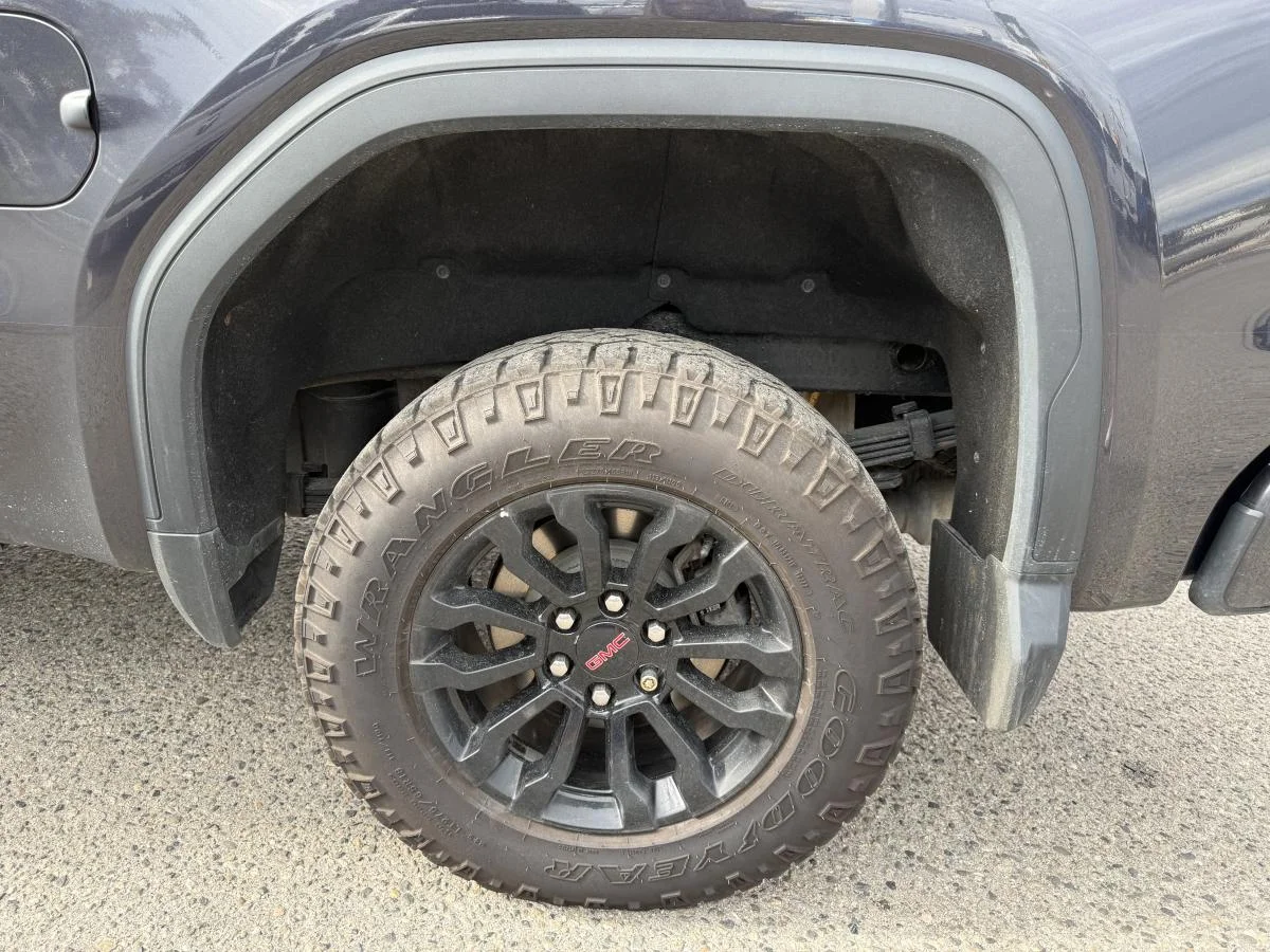 Used 2022 Grey GMC At4x image 9