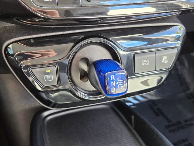 2021 Toyota Prius LE - Photo 22