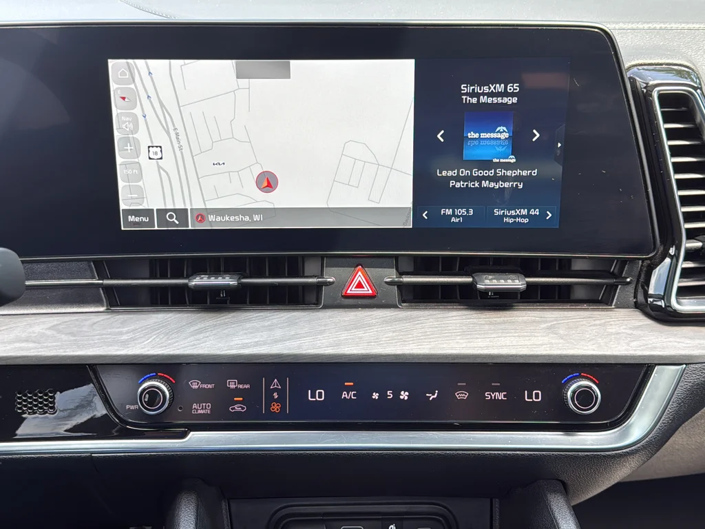 Used 2024 White Kia X-Pro image 22