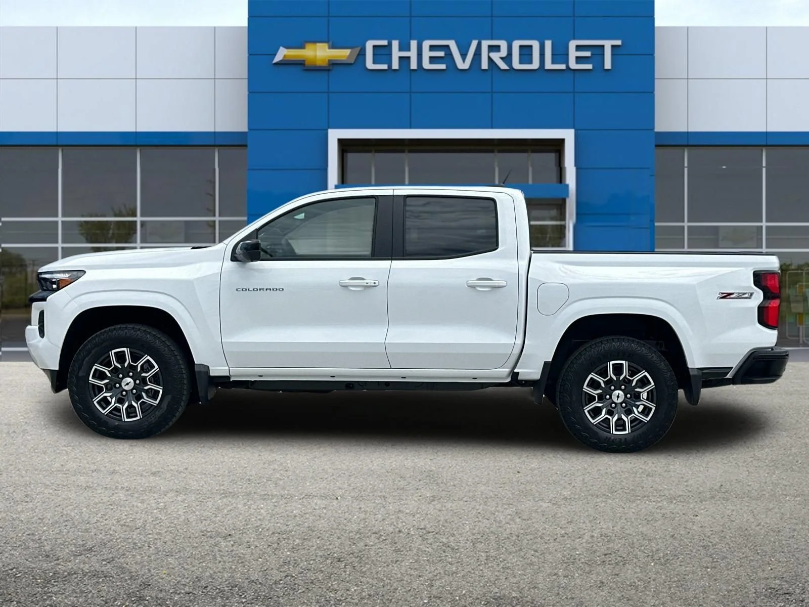 New 2026 Summit White Chevrolet Z71 image 7