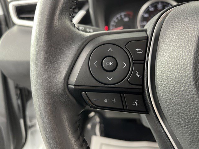 Certified Used 2022 Pearl Toyota SE image 17