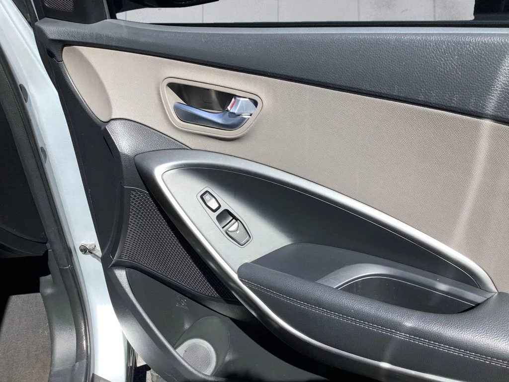 Used 2018 Silver Hyundai 2.4 Base image 15
