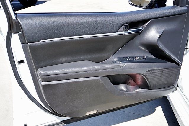 Used 2019 Beige Toyota XSE V6 image 32