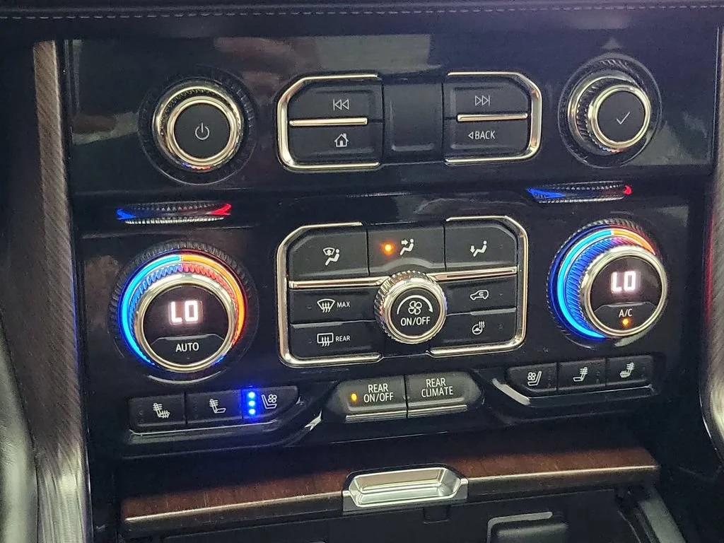 2023 GMC Yukon XL Denali Ultimate - Photo 17