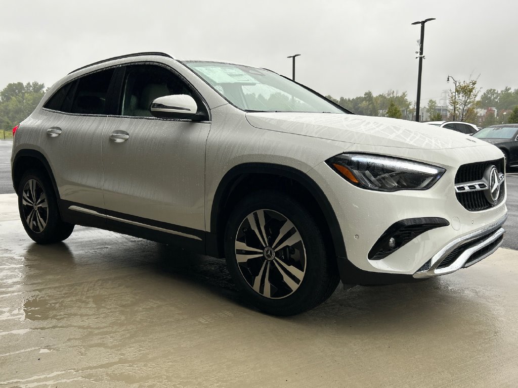 New 2026 Polar White Mercedes-Benz GLA 250 image 38