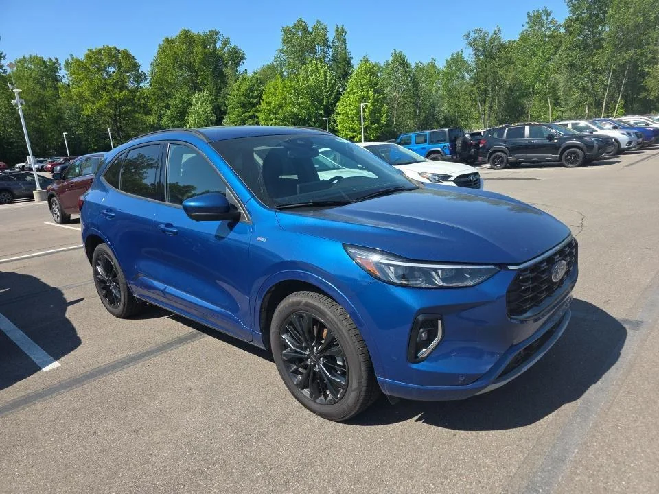Used 2023 Atlas Blue Ford ST-Line Elite image 3