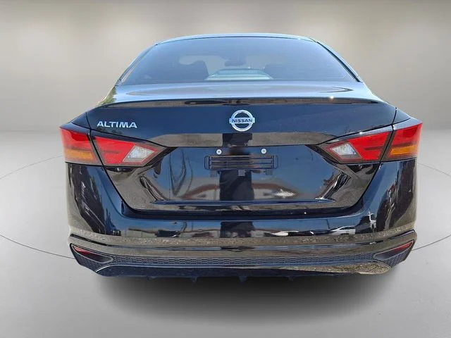 Used 2022 Black Nissan 2.5 S image 9