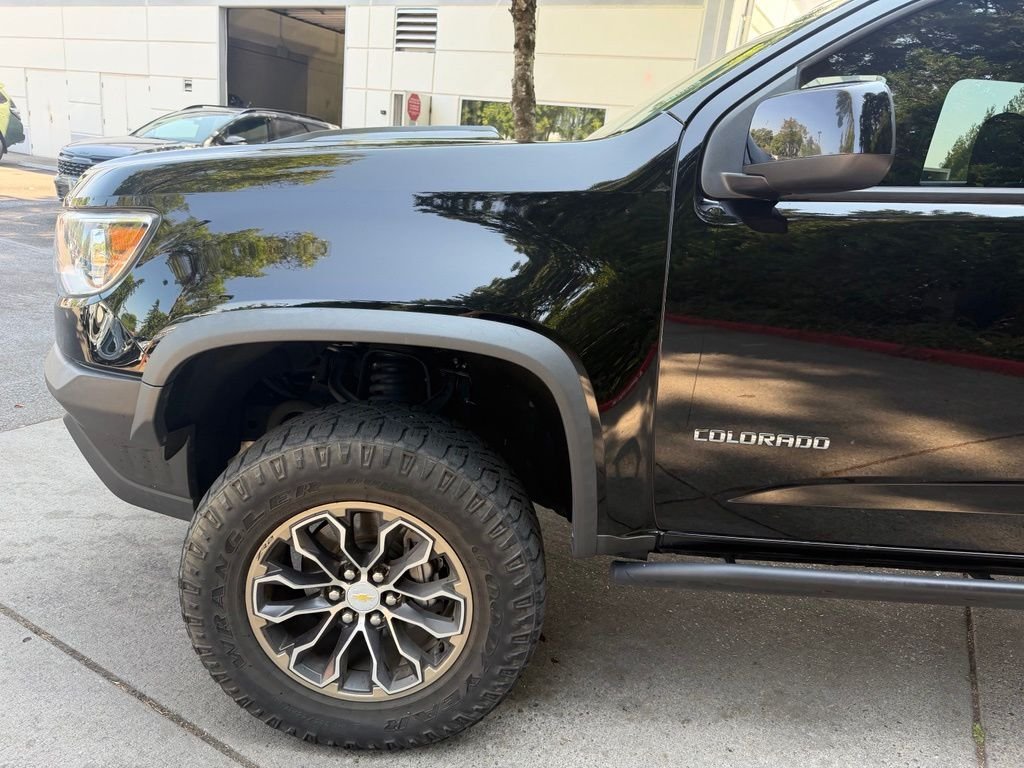Used 2018 Graphite Metallic Chevrolet ZR2 image 8