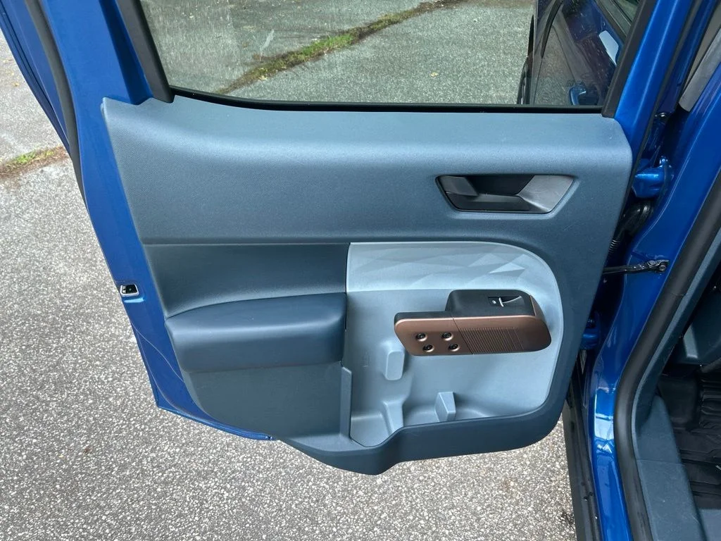 Used 2023 Blue Ford Lariat image 25