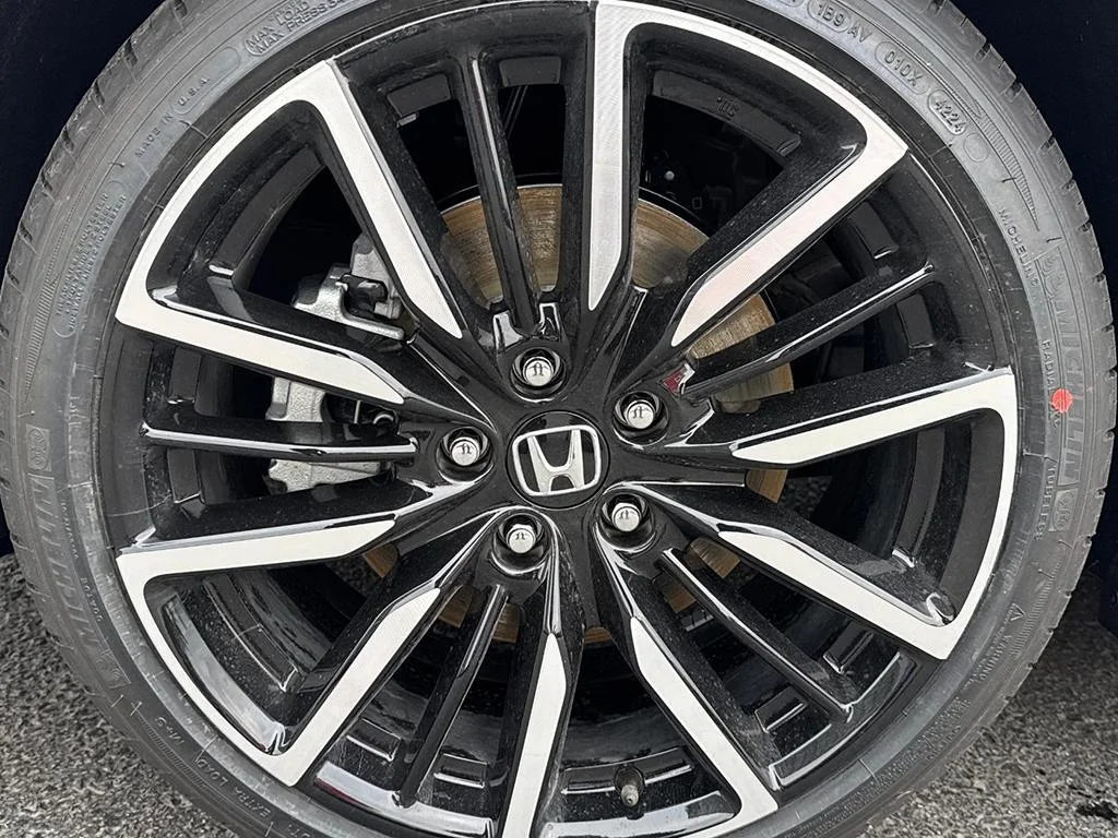 New 2026 Platinum White Pearl Honda TOURING The best of the Accord. The best of everyt image 8