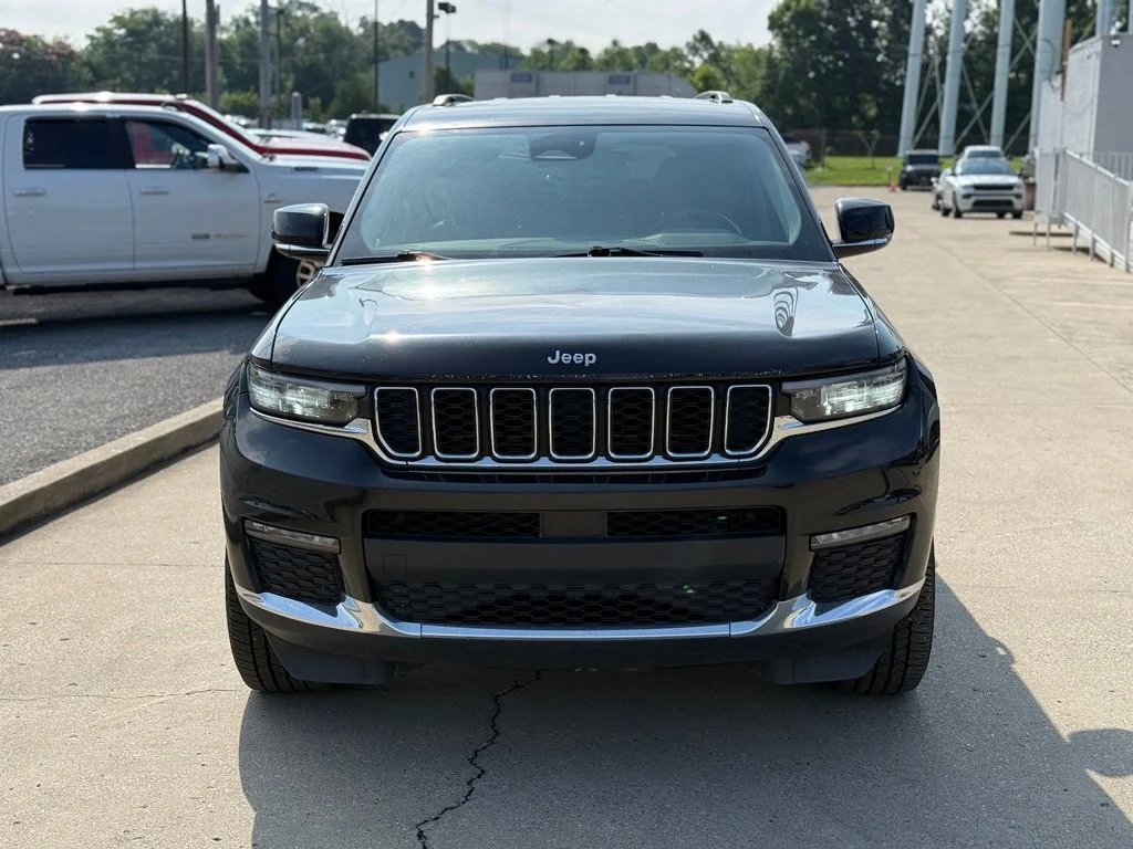 Used 2022 Black Jeep Limited image 3