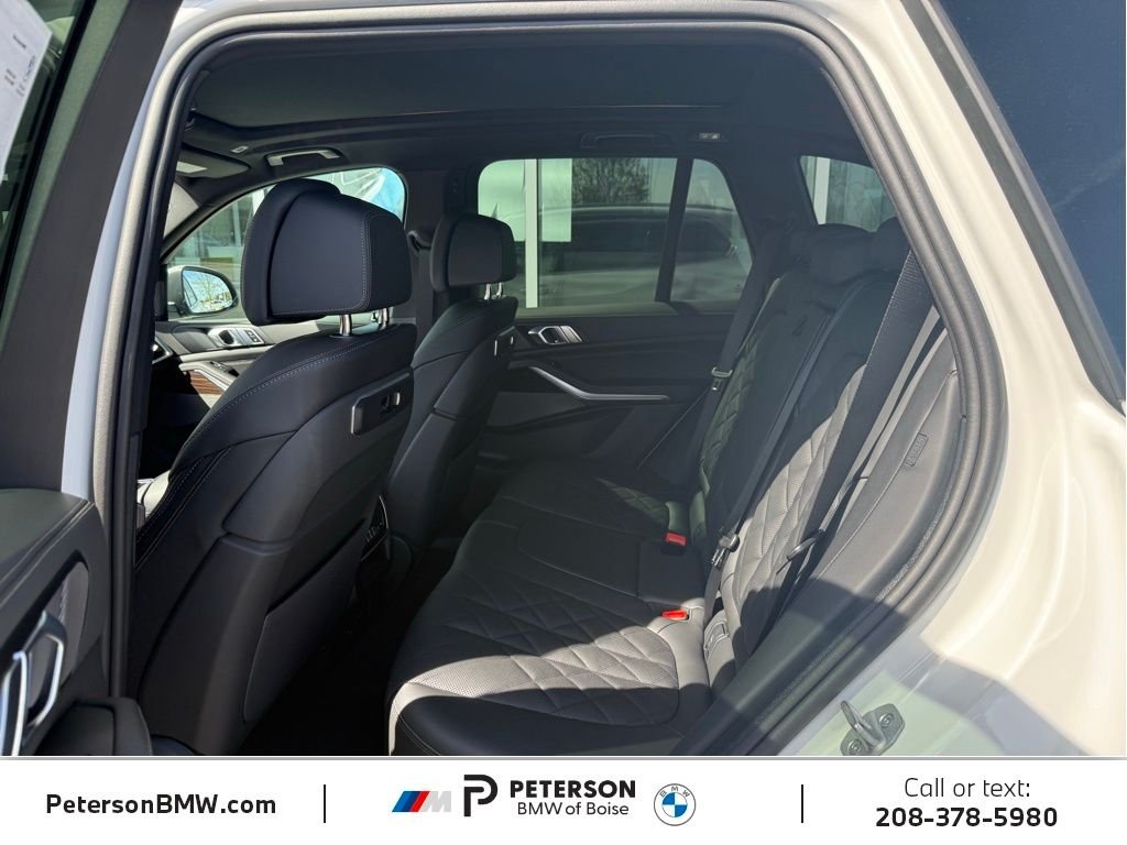 New 2026 Mineral White Metallic BMW xDrive40i image 17