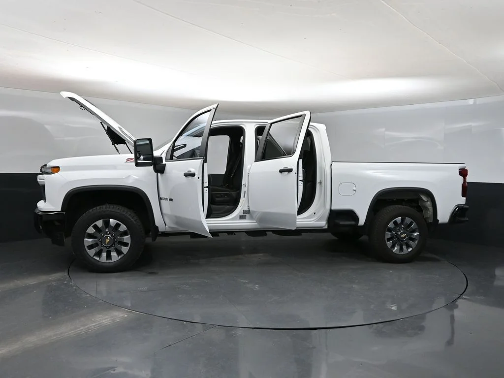 Used 2024 Summit White Chevrolet Custom image 42
