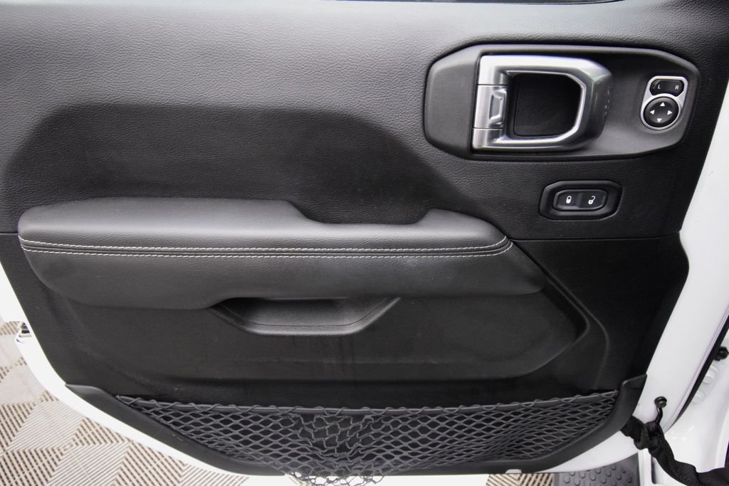 Used 2023 White Jeep Sahara image 19