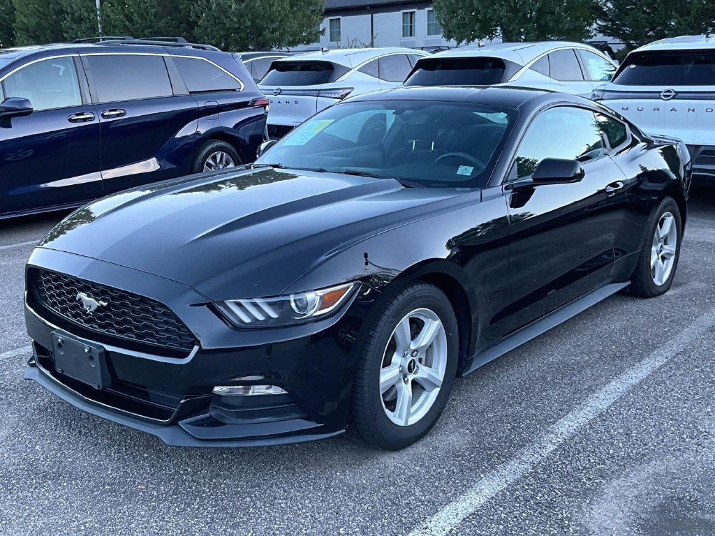 Used 2015 Black Ford V6 image 3