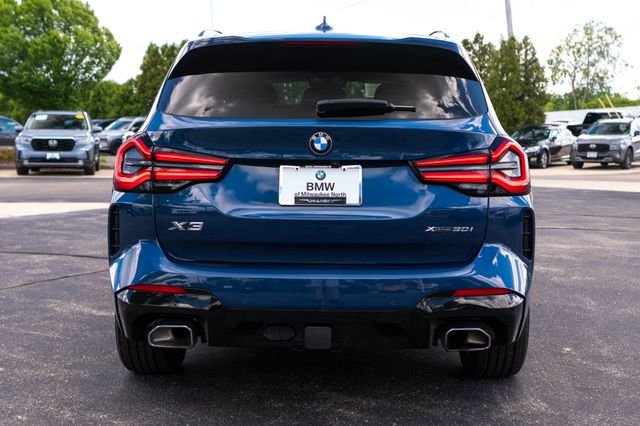 Used 2022 Blue Metallic BMW xDrive30i image 9