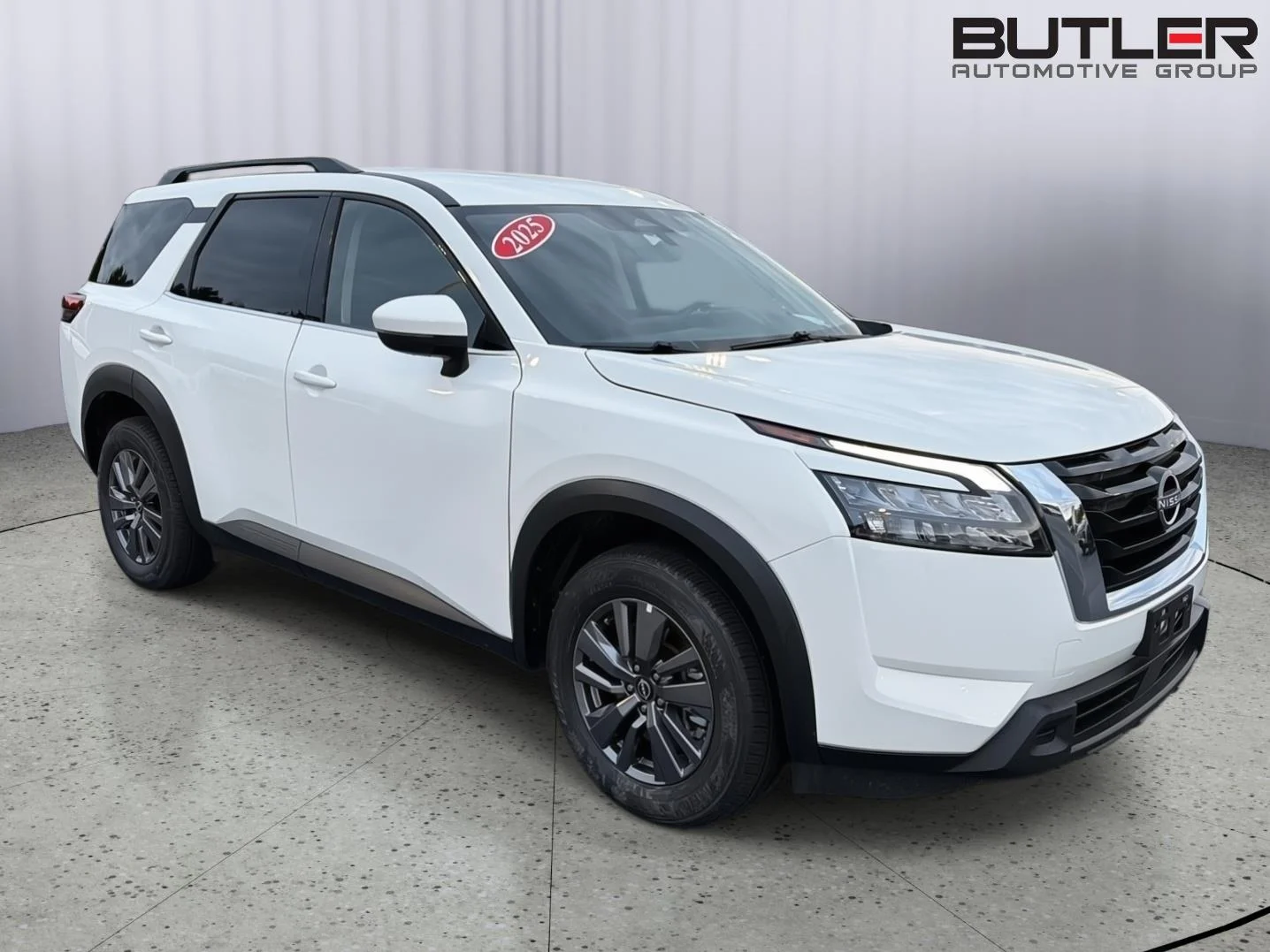 2025 Nissan Pathfinder SV - Photo 8