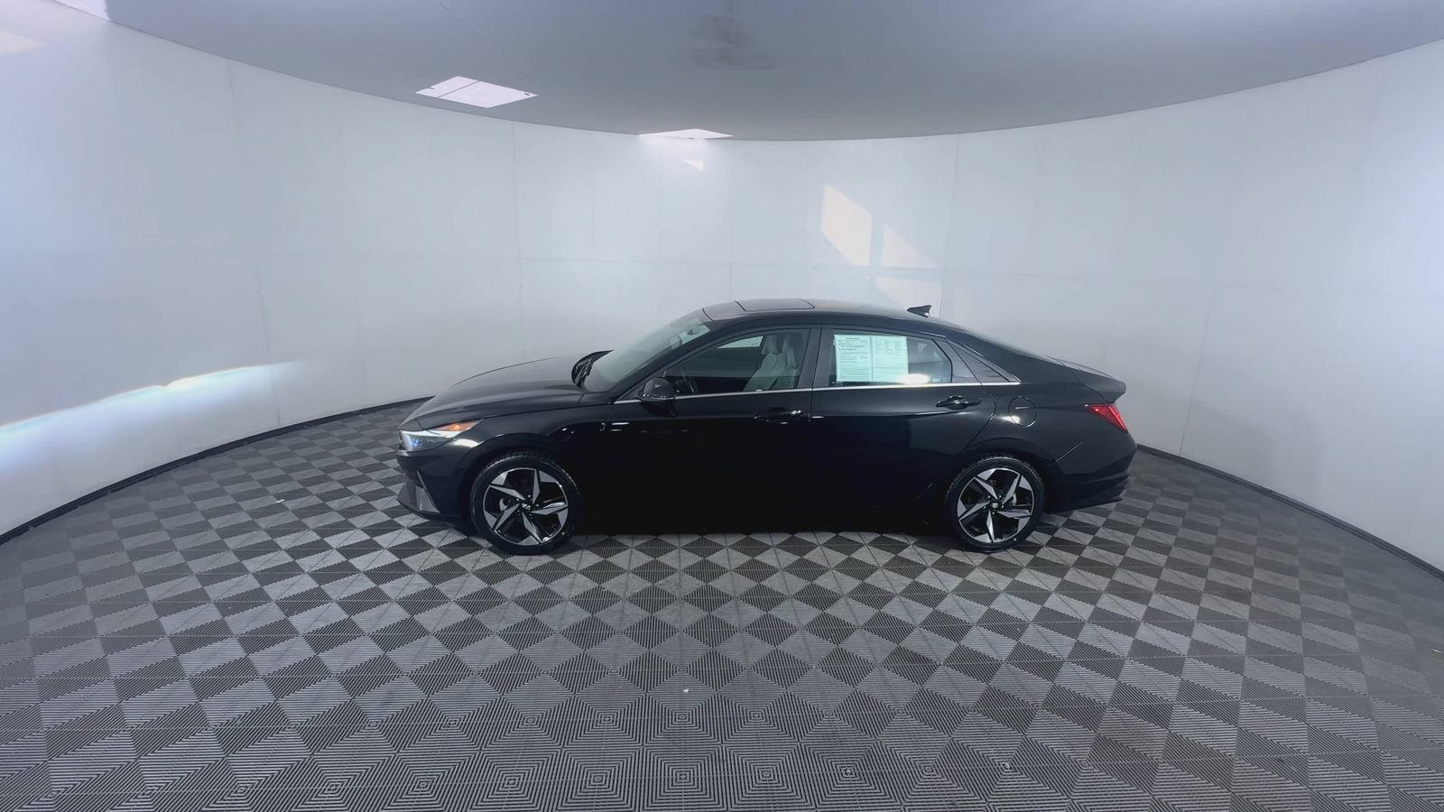 Used 2023 Onyx Black Hyundai Limited image 5