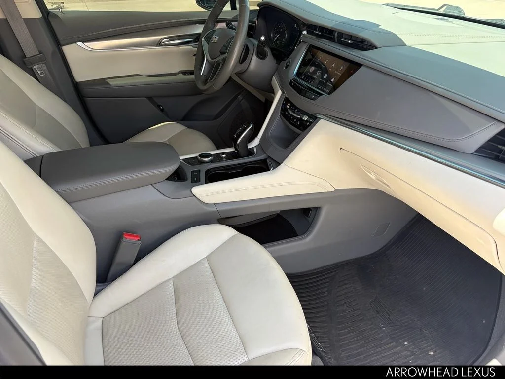Used 2023 White Cadillac Premium Luxury image 37
