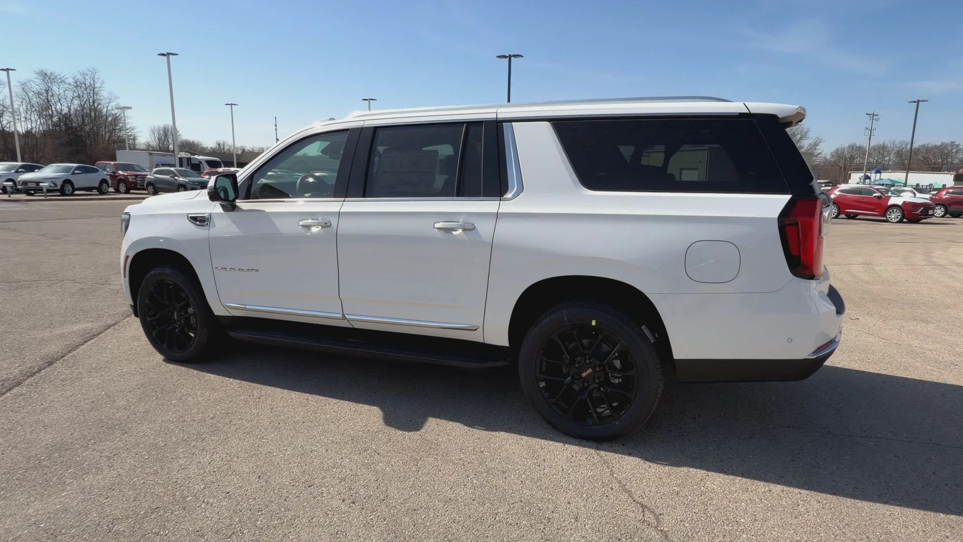 New 2026 Summit White GMC Elevation image 30
