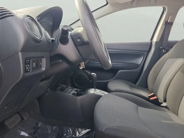 Used 2024  Mitsubishi ES image 18