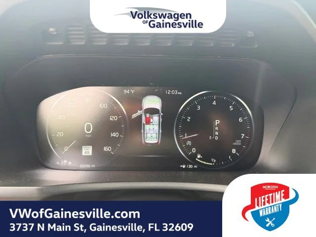 Used 2018 Onyx Black Metallic Volvo Inscription image 24