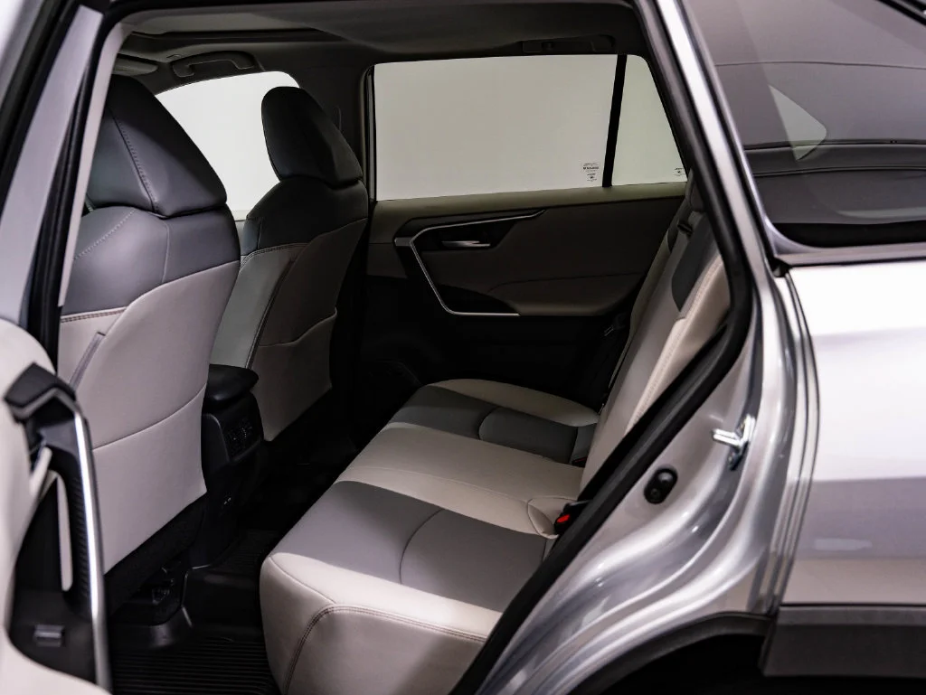 Used 2025 Silver Sky Metallic Toyota XLE Premium image 45