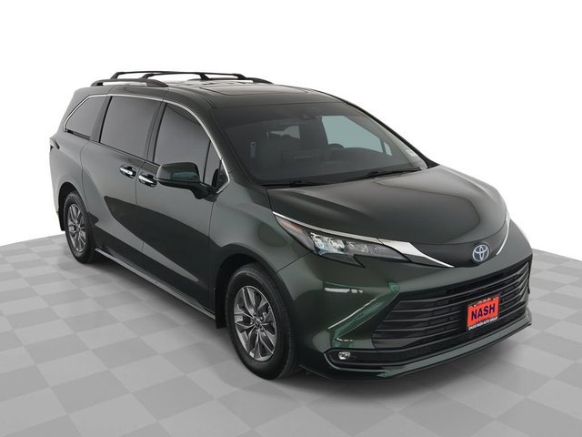 2025 Toyota Sienna XLE