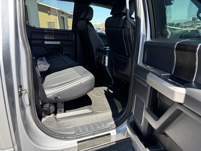 Used 2022 Grey Ford Super Duty Lariat image 14