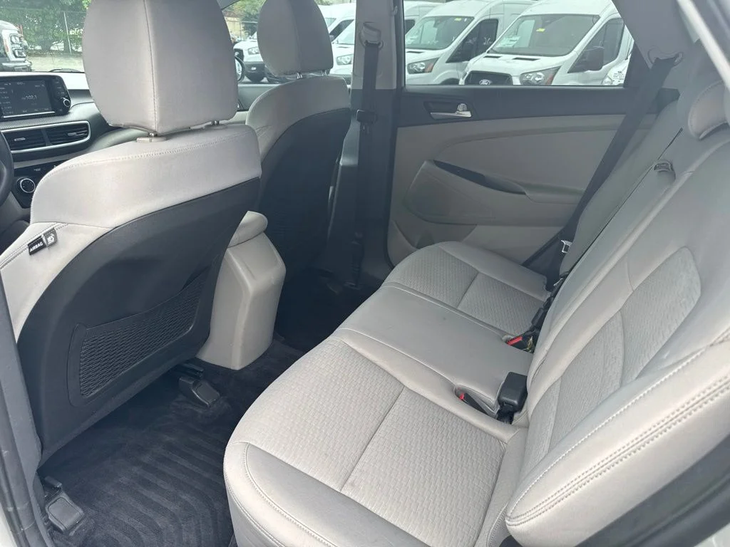 Used 2021 Silver Hyundai SE image 10
