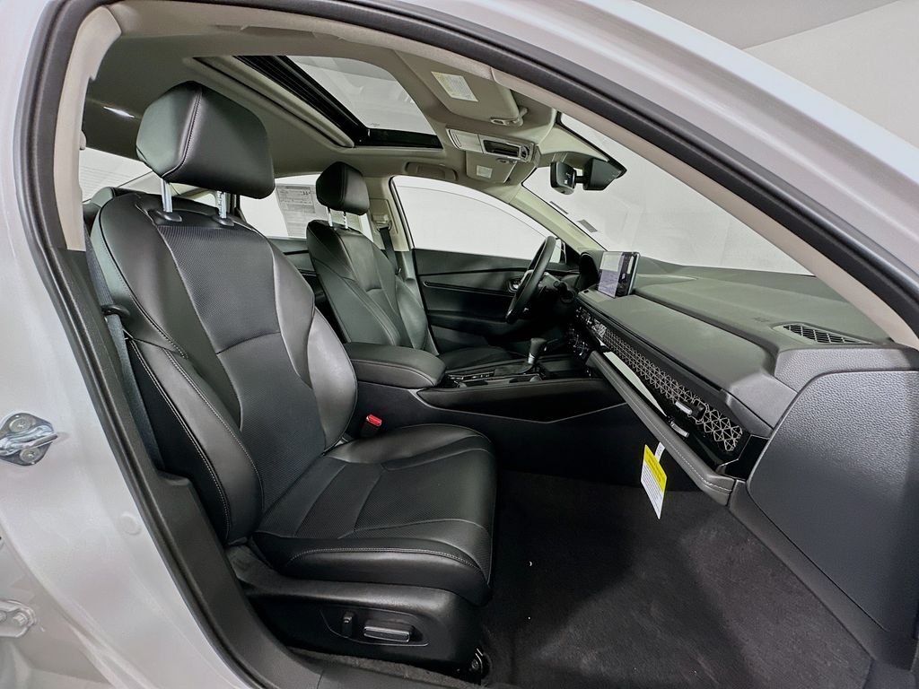 New 2026 Platinum White Pearl Honda Touring image 29